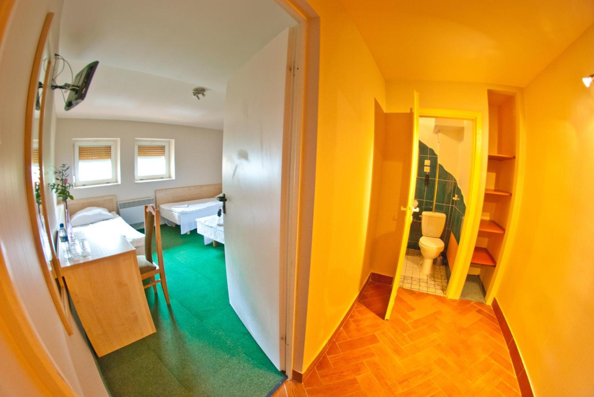 Hotel Maraton Lubenia Esterno foto